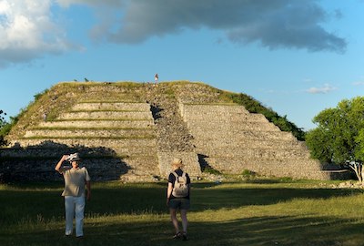 Izamal - Kinich Kakmó Pyramid