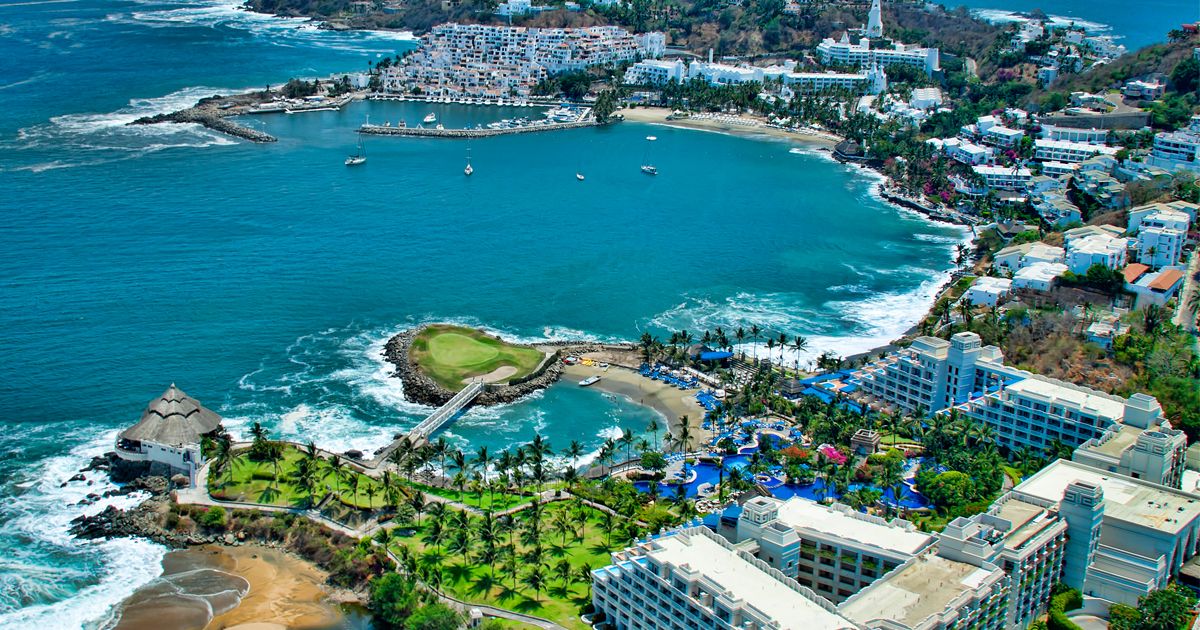 places to visit in manzanillo mexico